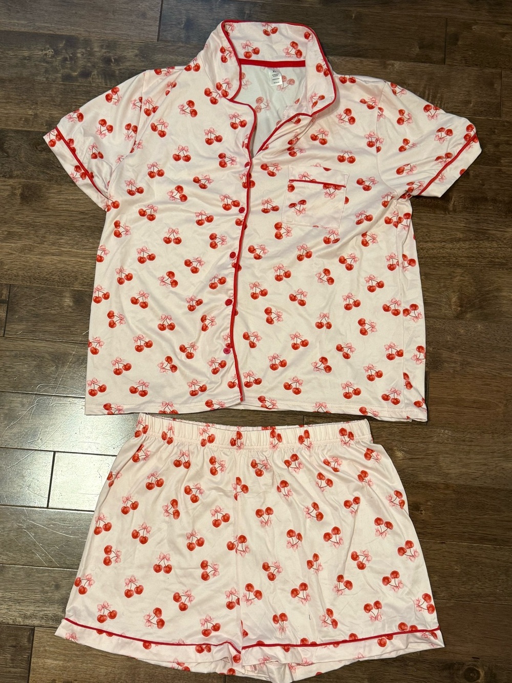 Cherry Print Pajama Set Women’s XL Pink Button Up Short Sleeve & Shorts Sleepwea - Picture 2 of 4